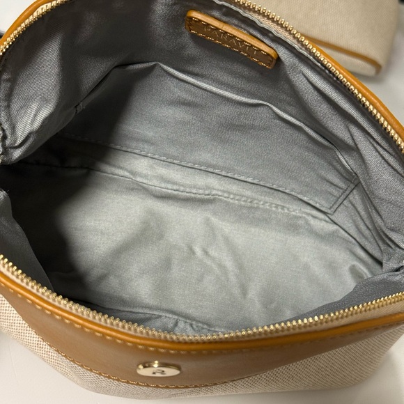 Paravel Toiletry Bag - Picture 14 of 17